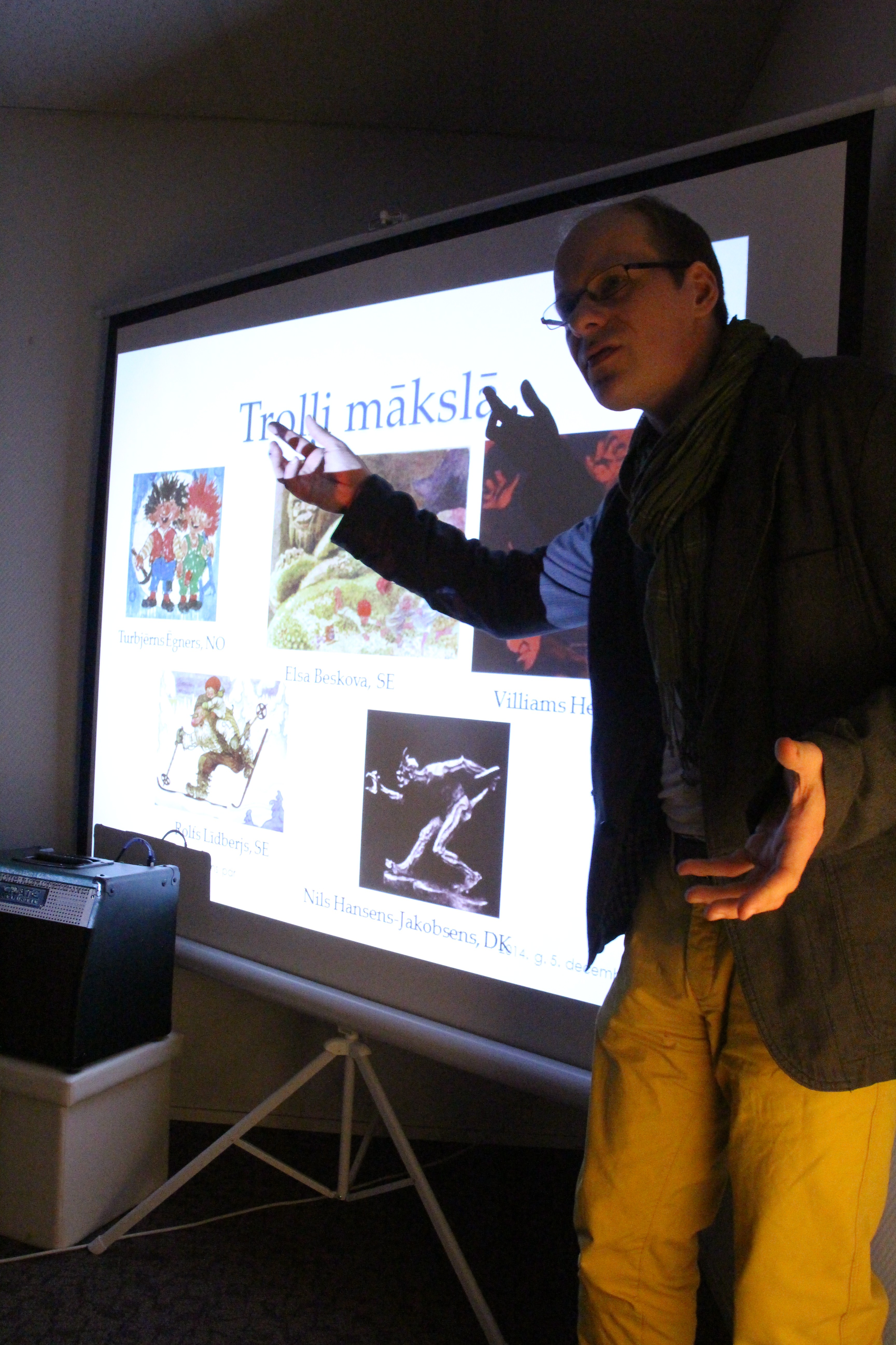 Snorre lecturing on trolls
